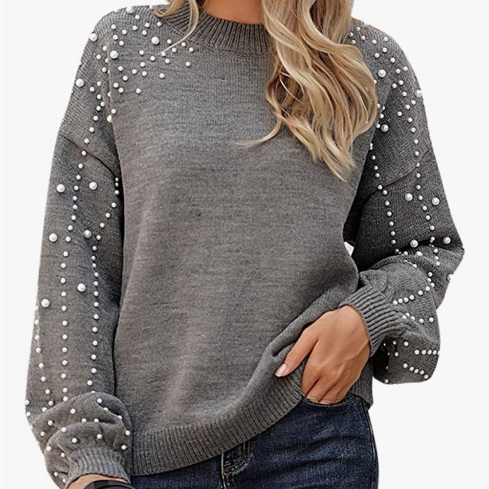 Gray Chunky Knit Pearl Sweater w/ Puff Sleeves